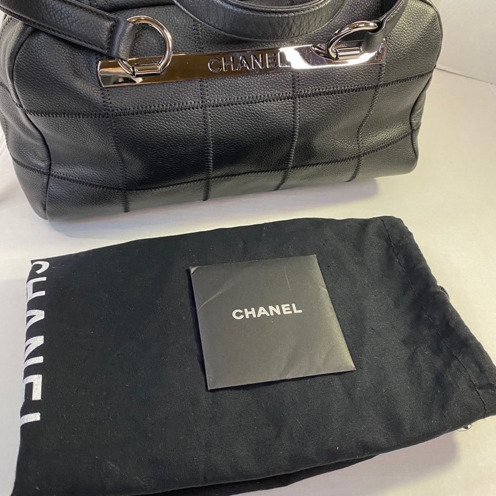 CHANEL Vintage Caviar Square Quilted Bowler Bag - Picture 17 of 17